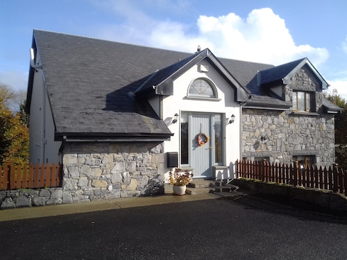 Countryside escape close to Medieval town of Ennis in County Clare