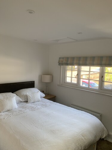 Beautiful Period Cottage close to the Beach and Shops