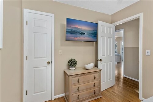 Coconut Grove - Beautiful Waterfront Home!
