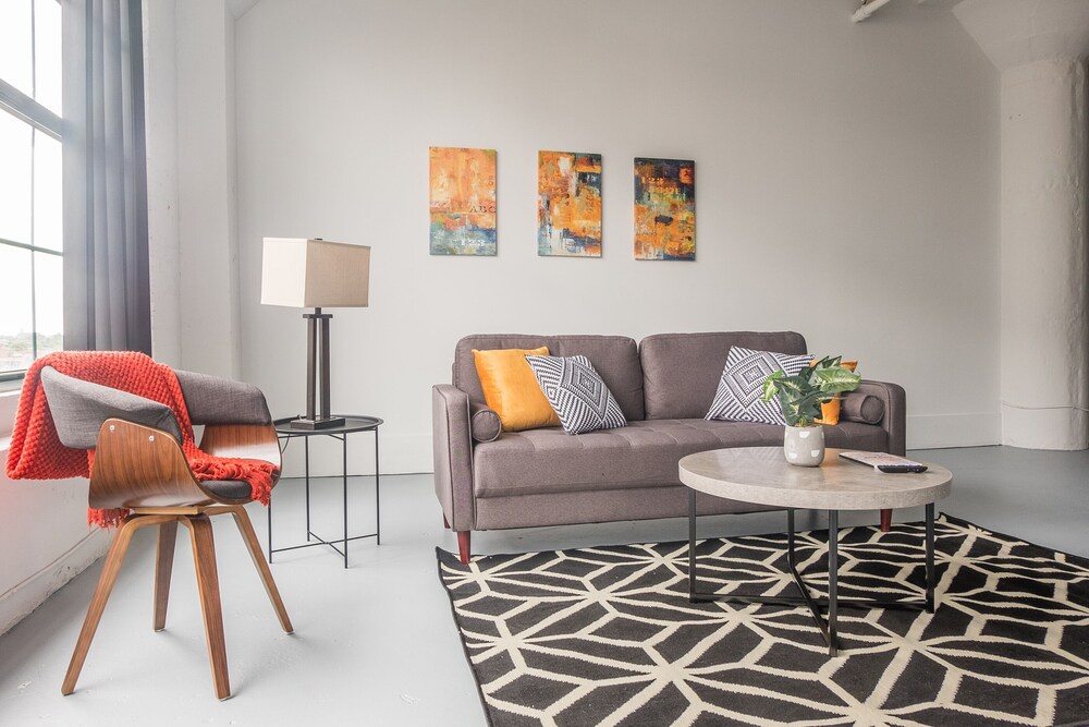 Classic Apartment, 1 Bedroom, Bathtub - Living Room