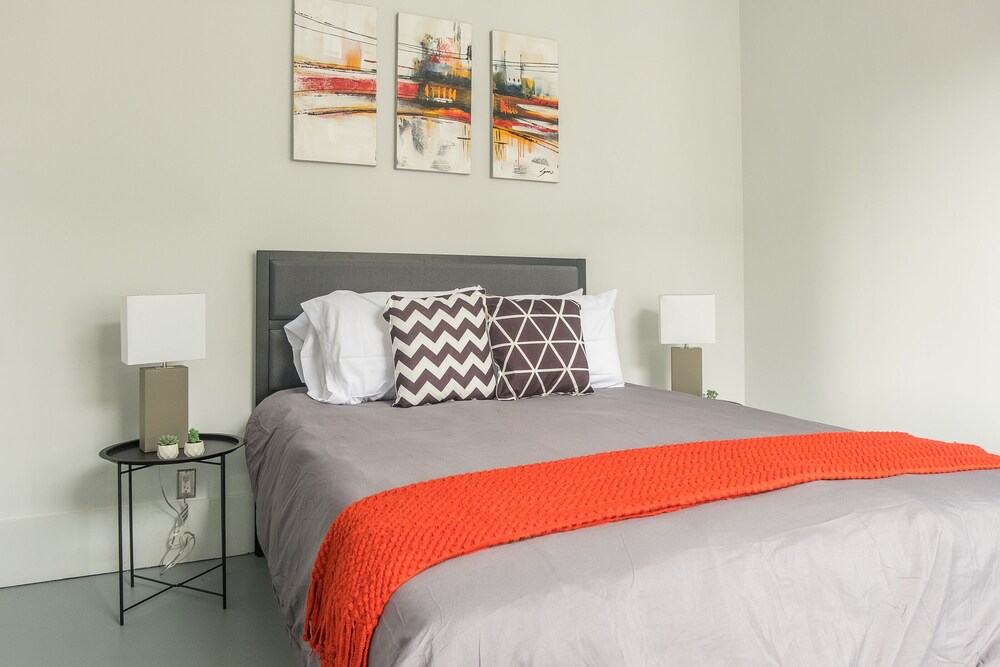 Classic Apartment, 1 Bedroom, Bathtub - Room