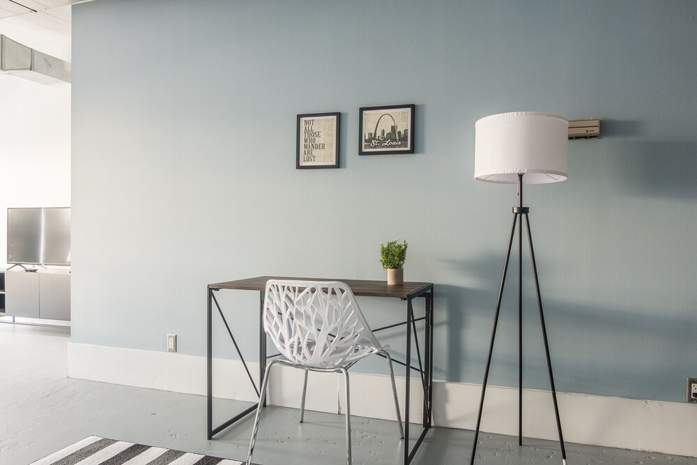 Classic Apartment, 1 Bedroom, Non Smoking, City View - Living Area