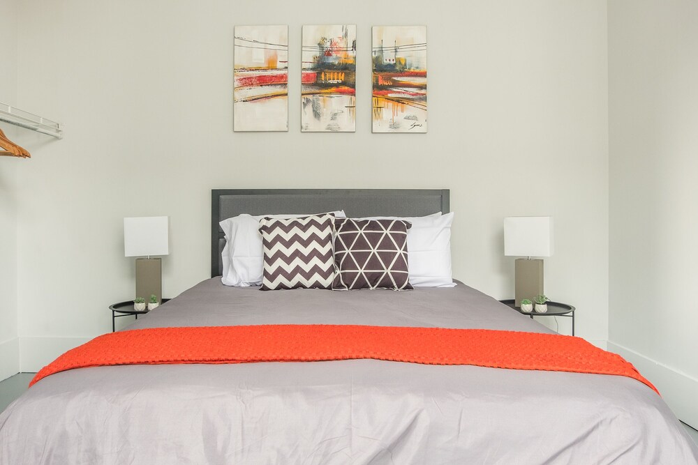 Classic Apartment, 1 Bedroom, Bathtub - Room
