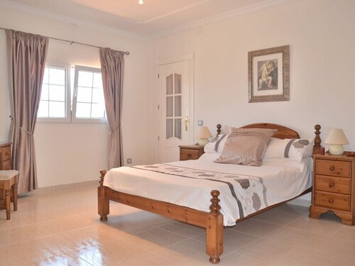 4 bed Villa with Private Pool and stunning country Views