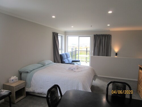 Jaw Dropping Views, Absolute Luxury, Taupo View Loft In Stunning Wharewaka