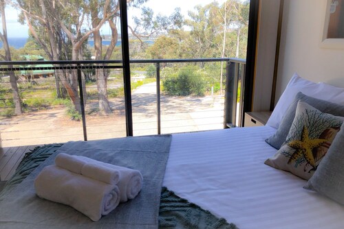 BAY OF FIRES SEACRET Beach House in private bush acreage, with ocean views