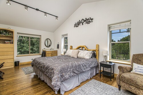 The Snowline Lakehouse