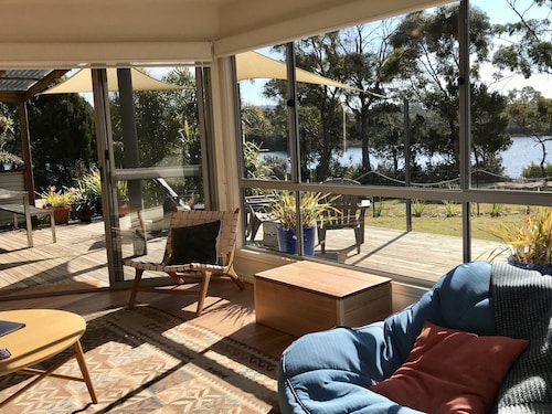 Private, sunny, waterfront retreat - Bay of Fires