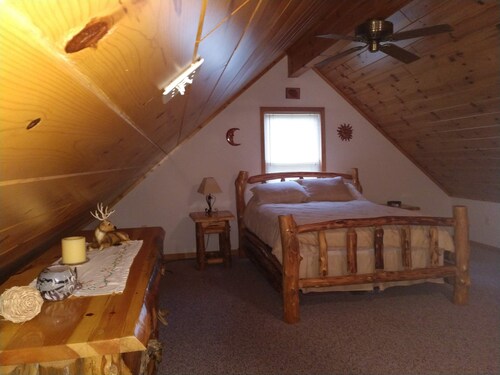 Beautiful 3 bedroom home on Rifle River