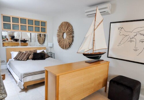 .:: Mosman DesignerApartment - Hidden Gem - NEW LISTING