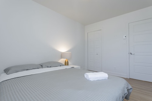 M316@3 BDR Townhouse,Free Parking,Jacques-Cartier
