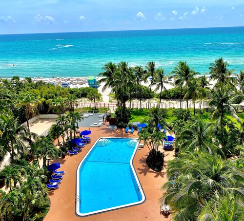 Radisson Hotel Miami Beach