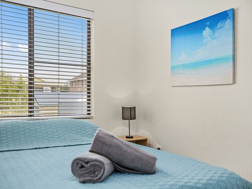 Ocean Sands 8 in Sunny Sawtell