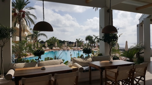 Pefkos Blue Hotel