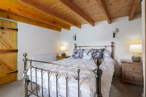 Yn-Thie-Thooit - a holiday cottage that sleeps 2 guests in 1 bedroom