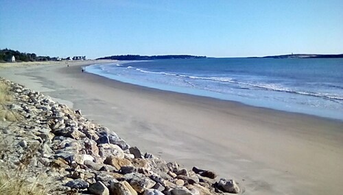 Popham Beach Direct Oceanfront Cottage Steps to the sand