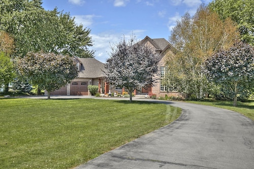 Simply Comfort - Unique 5BR Villa with Piano