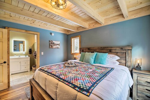 Newly Built Cabin w/ Hot Tub - 16 Mi to Stowe Mtn!