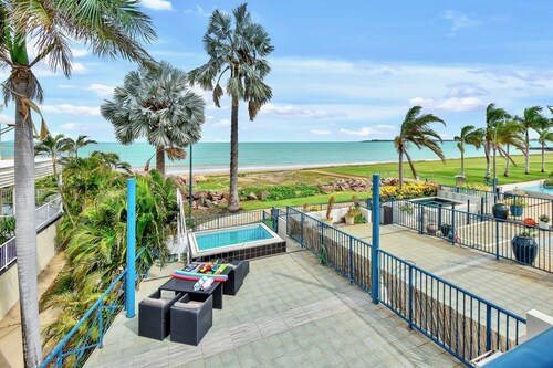 Luxury Beachfront Villa | 5★ Location, Pool, Views