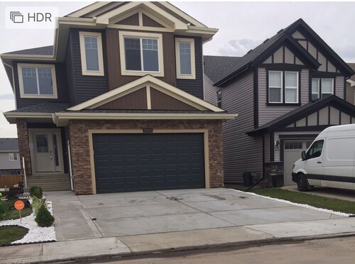 Cozy Luxury Home Edmontom