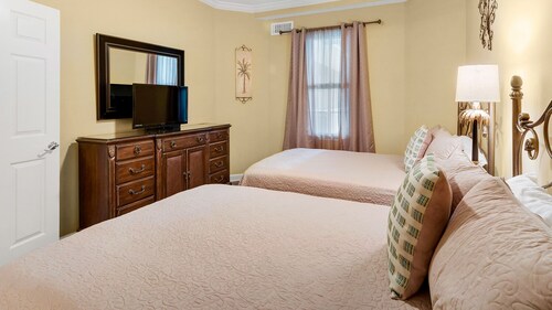 Inn At Blue Mountain 313 - Gulf Front & Sweeping Water Views- Pool - Sleeps 8