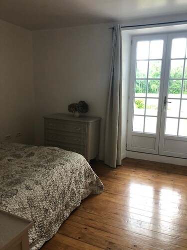 Grande maison de charme entre ville et campagne