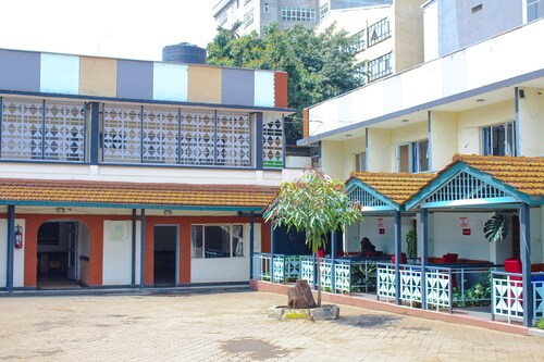 Parklands Villa Hotel.