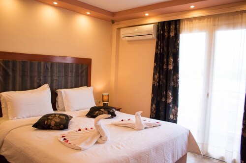 Americana Hotel