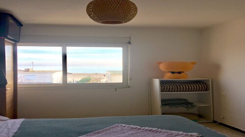 appartement T2 (47 m2) vue mer, à 2 pas de la plage
