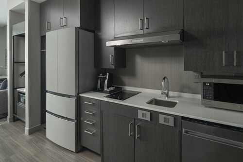 Staybridge Suites Boston Logan Airport - Revere