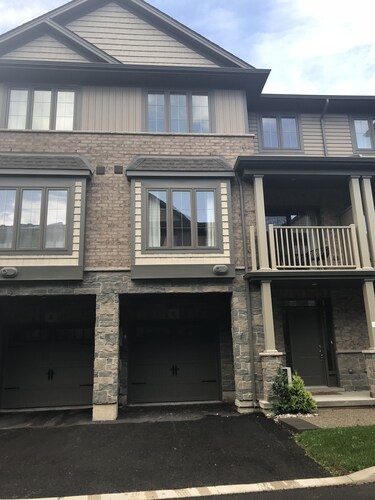 Splendid Waterview Town Home