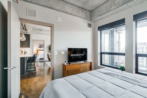 MINNESTAY* Sable 75 - Two Bedroom ★ Private Balcony ★ Skyline View ★ North Loop
