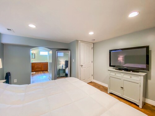 Stylish Mountain Retreat on Rushton Street