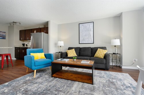 Kasa Chicago River North Apartments