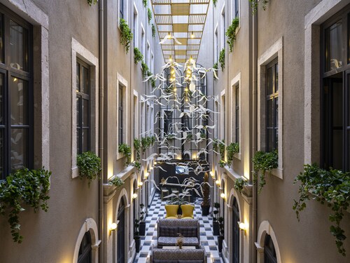 Ferman Port Hotel