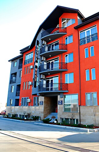 Hotel West