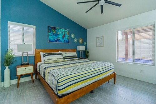 Perfect spot to enjoy the city, *heated pool, great outdoor spaces.