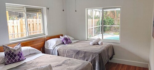 Super Stylish●Heated Pool●Foosball!●Gorgeous Patio●Beach 6min●Super New! ★★★★★