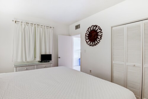 Wonderful beachfront condo located in the “Heart” of Seagrove Beach!