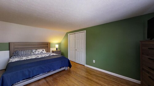 4 Bedroom with Swimming Pool and close to Golf