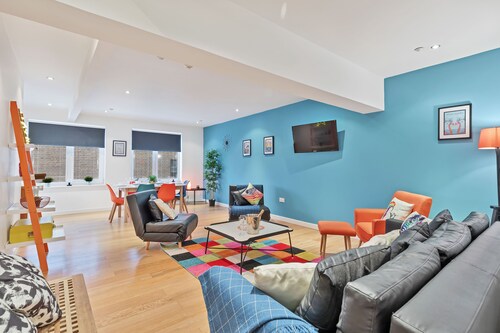 Chalk Cliff panoramic view apartment