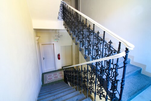 Bouquet Apartments