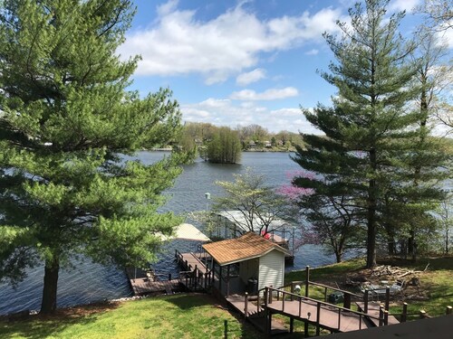 ALL SEASONS Retreat! Memories*Family*Friends*Fire Pit*Fish*Deep Water*Kayaks