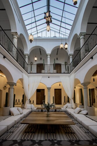 Hotel Sin Nombre