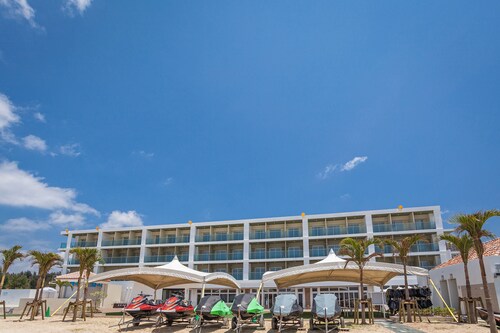 Okinawa Kariyushi LCH.Resort on The Beach