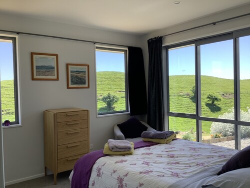 Very comfortable, new semi detached apartment - elevated view of paddocks/ranges