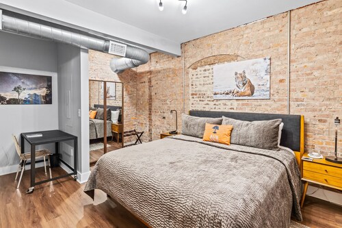 LUXURY CUSTOM Penthouse in the CENTER of Downtown Auburn
