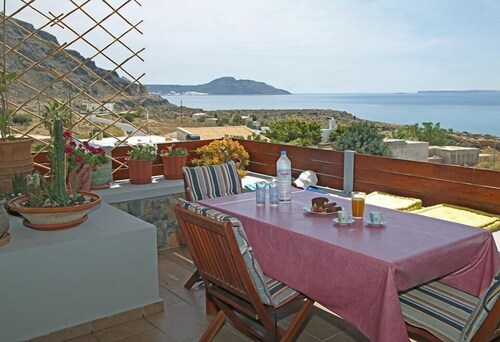 Kalo Nero Apartments