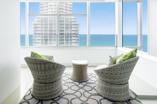 Private Luxe 3 BDR at Q Surfers Paradise