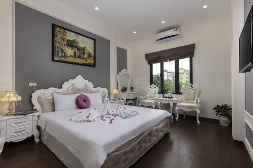 Royal Airport Hotel - Convenient & Friendly